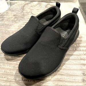 Vionic Women's Kea Black Nylon Slip Ons sz 8.5 wide